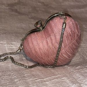 CUTEST BETSEY JOHNSON HEART SHAPE CLUTCH PURSE💓